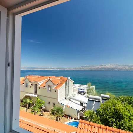 Apartman Crystal Sea Sutivan