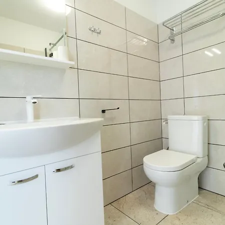 Crystal Sea Apartman Sutivan
