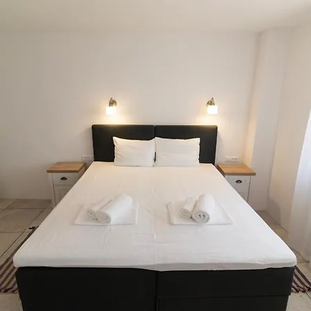 Crystal Sea Apartman Sutivan