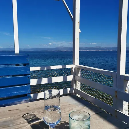 Crystal Sea Apartman Sutivan