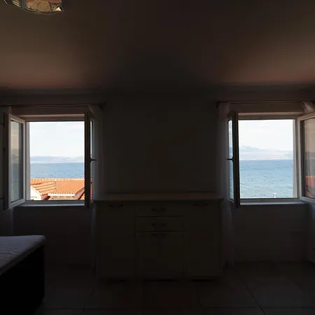 Crystal Sea Apartment *