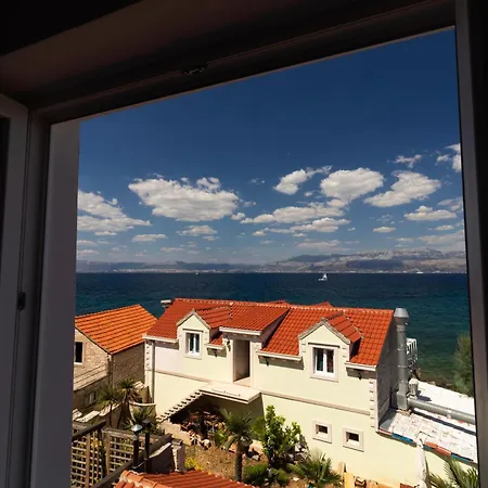 Crystal Sea Apartment
