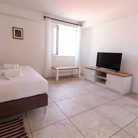 Crystal Sea Apartment